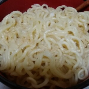 【ずぼら飯】塩ラーメンでカルボナーラ